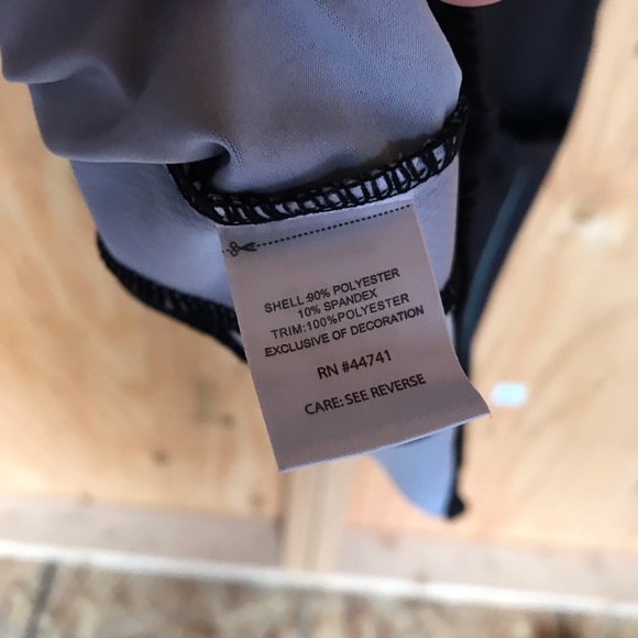 Trayl Men's Size M Cycling Jersey Black & Red - Picture 2 of 4